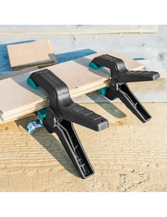 Pinza plástico Mod. THT133