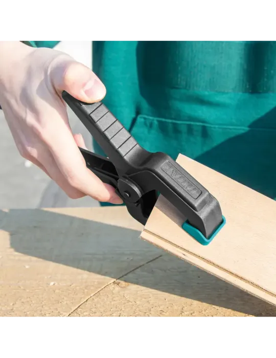 Pinza plástico Mod. THT133
